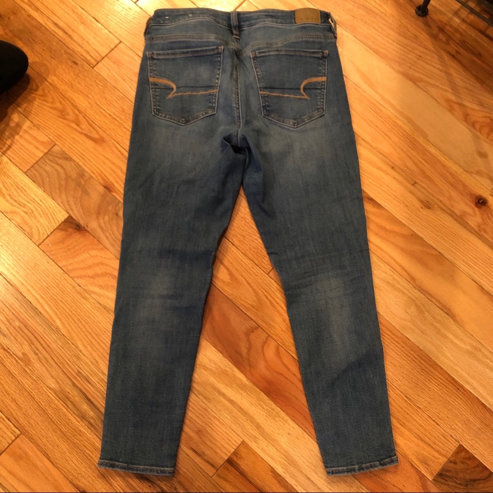 American Eagle Cropped Jeans (size 8 short)